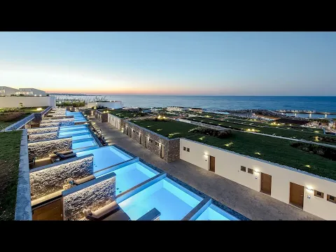 Luftaufnahme des Nana Princess Suites Pools mit Blick auf das Meer.
