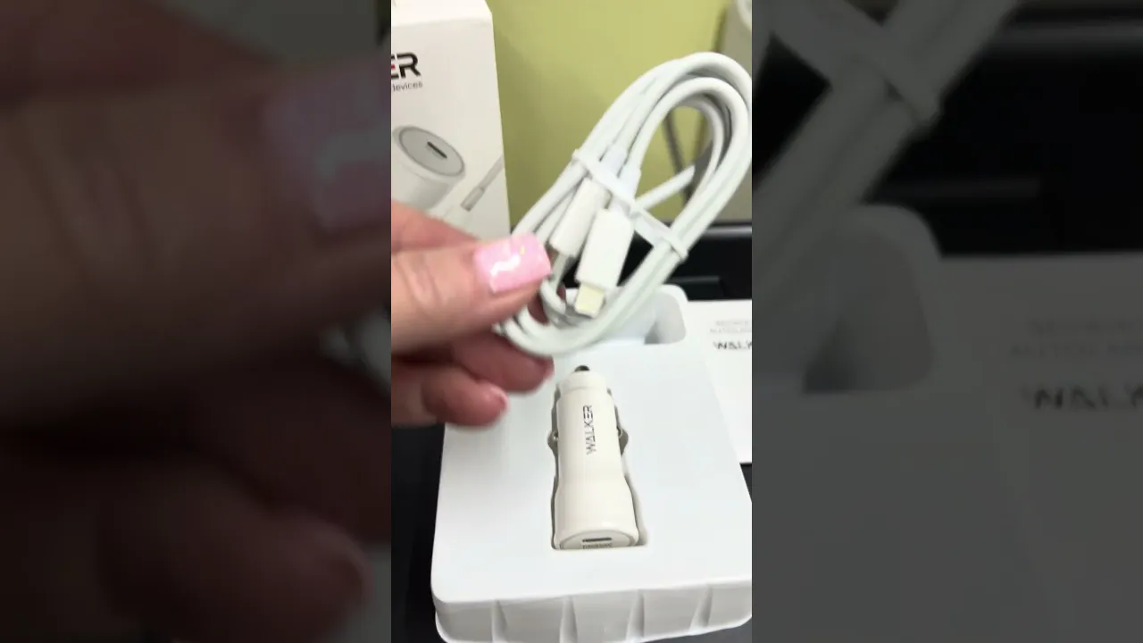 Автомобільний зарядний пристрій WALKER WCR-63 White