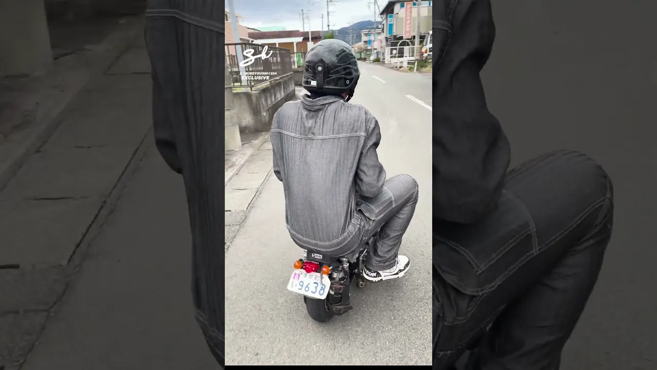 Who said size matters? 🤷‍♀️🏍️ I 🎥: @banchannel48 #motorbike #tiny #vehicles