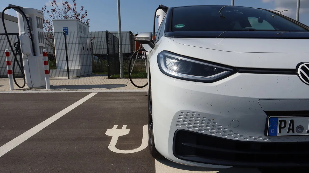 (live) Driving VW Id.3 to Ioniq 5 test drive