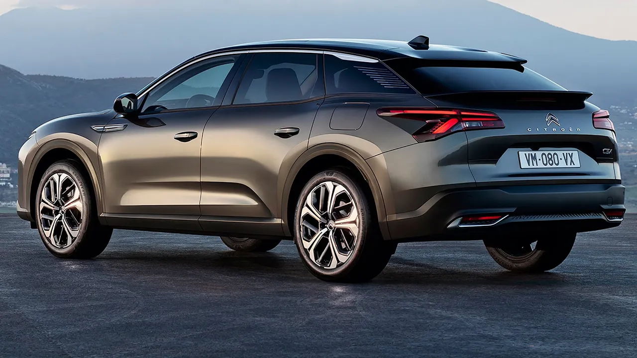 2022 Citroën C5X - interior Exterior and Driving (Luxury SUV)