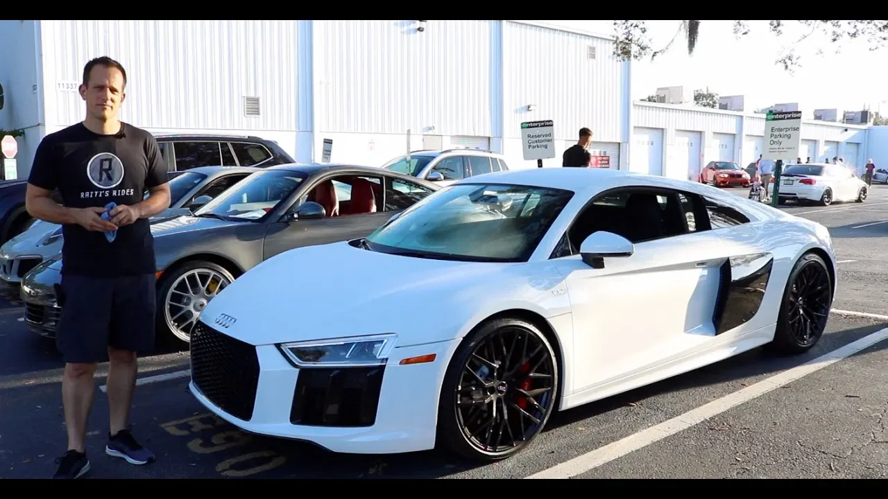 Why is the 2018 Audi R8 lacking compared to the Lamborghini Huracan?