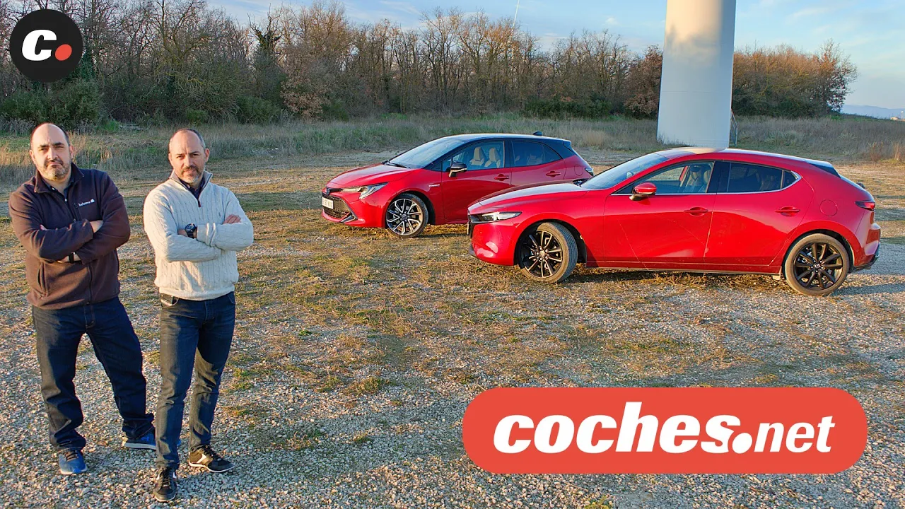 Mazda3 vs Toyota Corolla | Prueba Comparativa / Review en español | coches.net