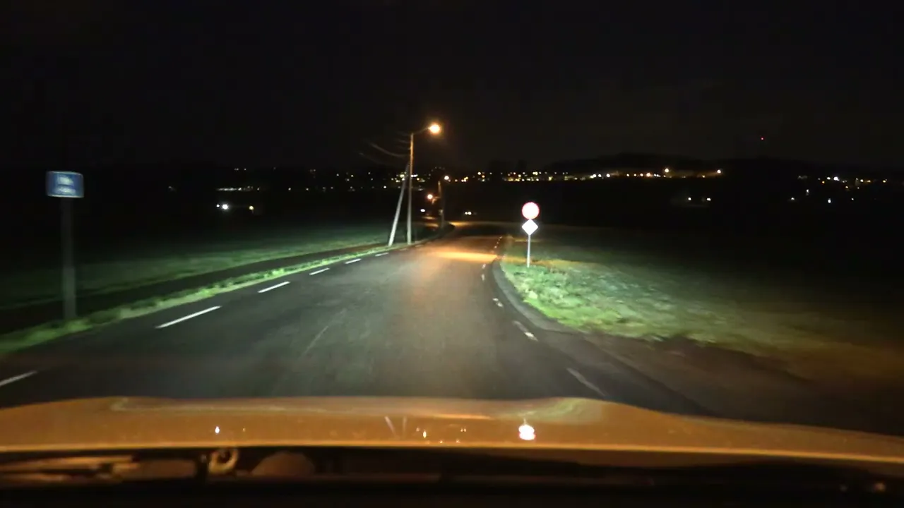 Mercedes EQA regular LED headlights test