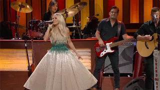 Carrie Underwood – Before He Cheats | Live At The Grand Ole Opry