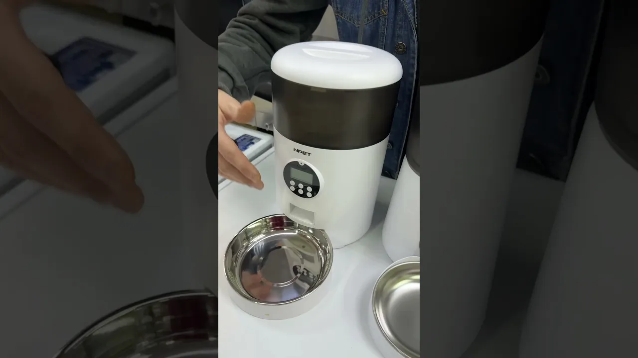 Автоматическая кормушка для кошек и собак NPET PP006 3L White