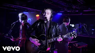 5 Seconds of Summer - Dancing With A Stranger in the Live Lounge