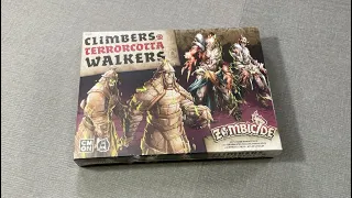 The Discriminating Gamer: Zombicide: White Death - Climbers & Terrorcotta Walkers unboxing with Ray