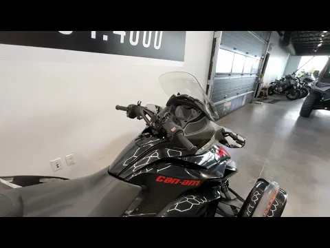 2016 Can-am Spyder Sts Thumbnail alt
