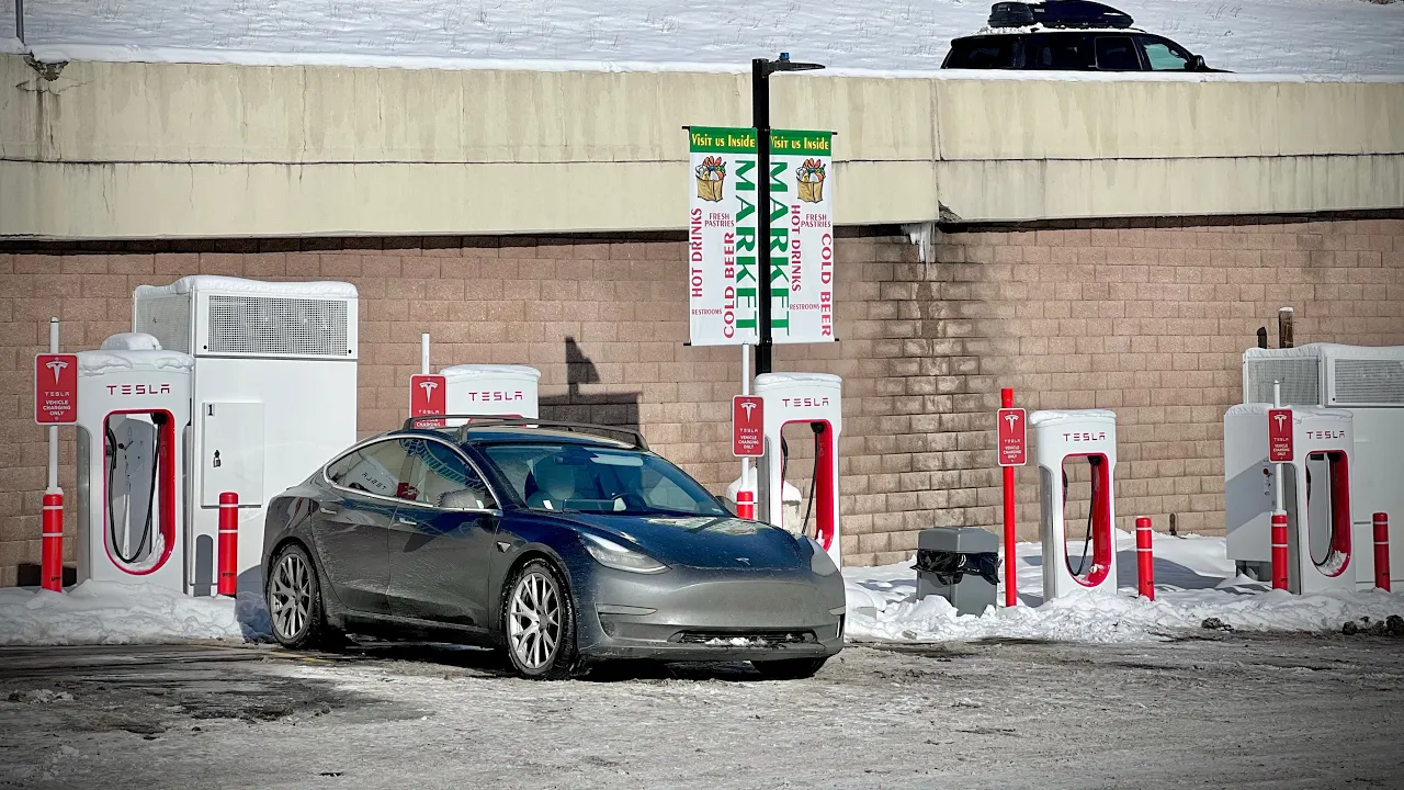 100k mi Tesla Model 3 Icy & Slippery Road Trip To CES In Las Vegas!