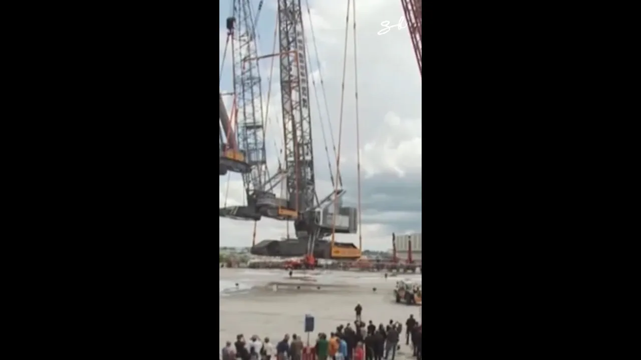This is the biggest crane the world has ever seen 🤯🔥