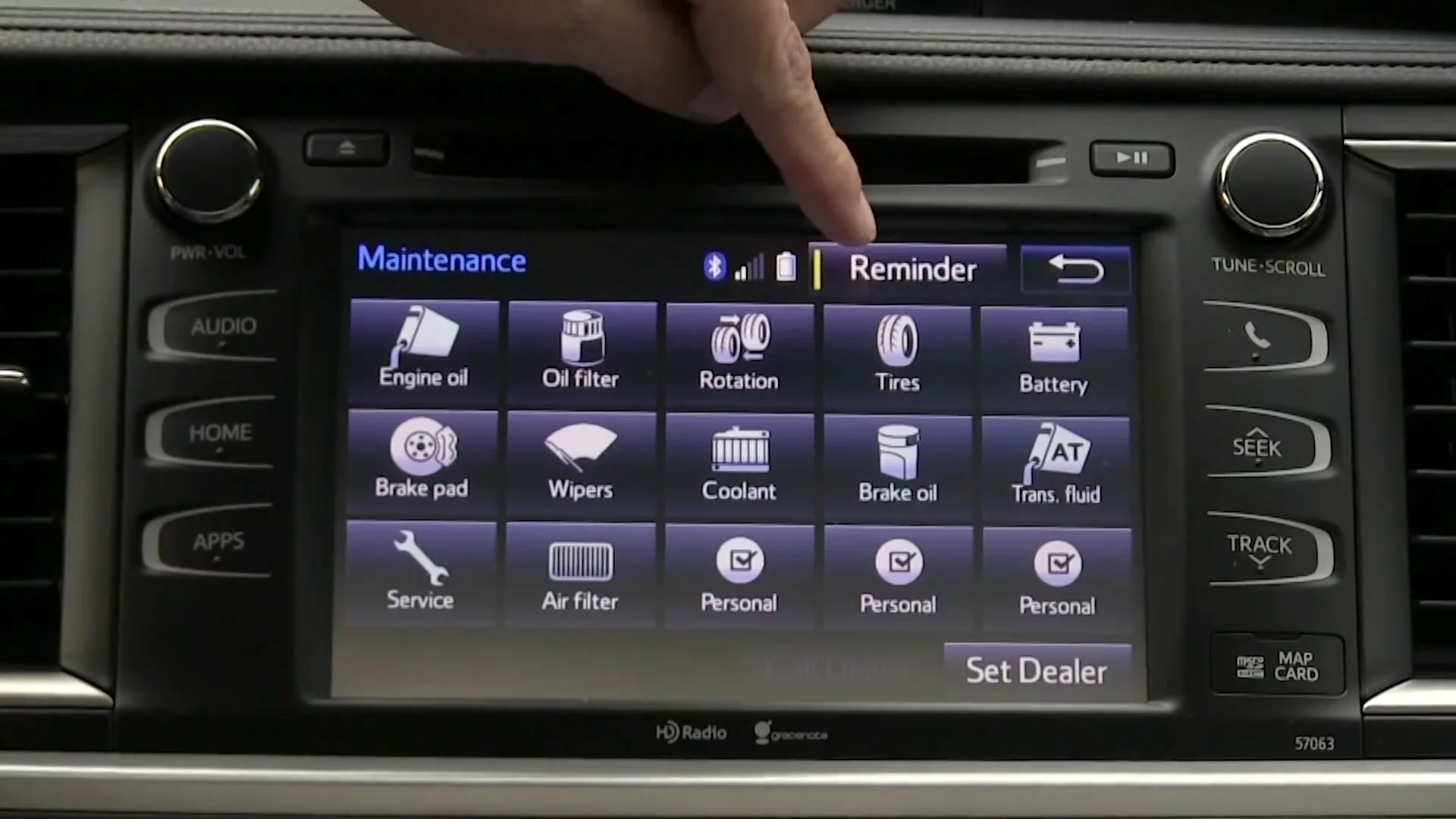 2014 Toyota Highlander Entune Infotainment and Navigation Review