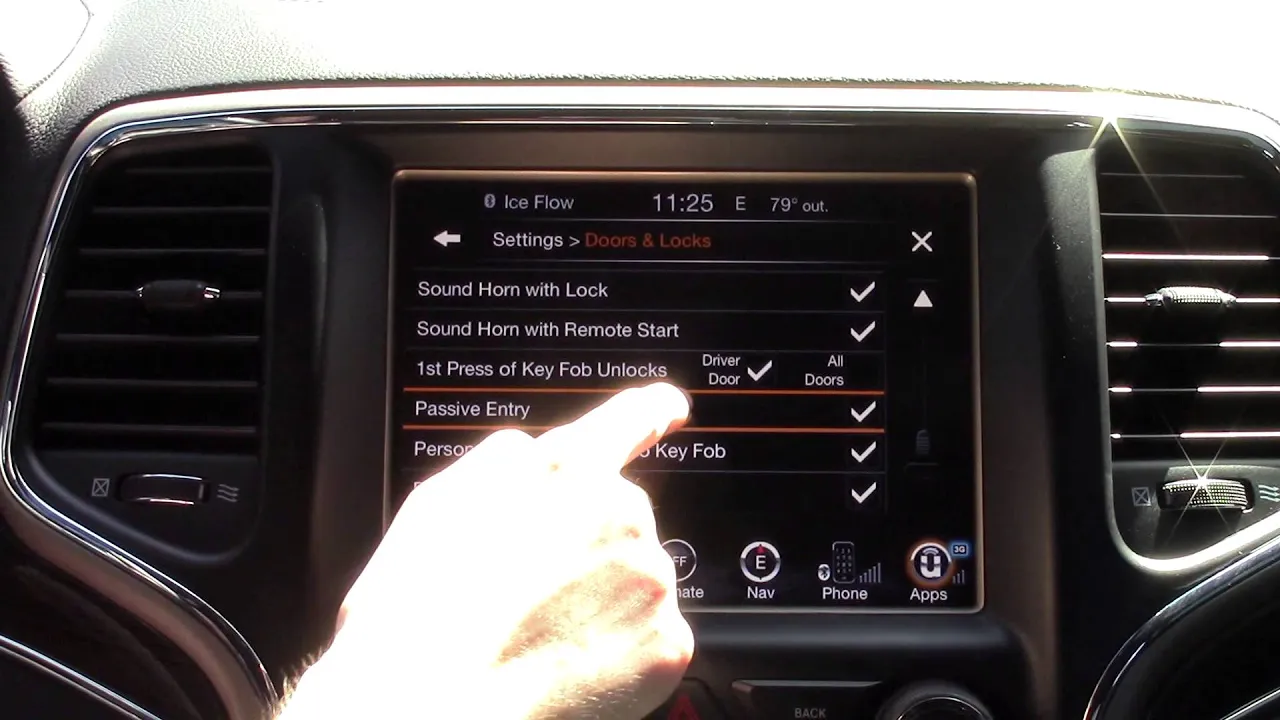 Chrysler's Uconnect System 2015 Detailed Tutorial: Tech Help