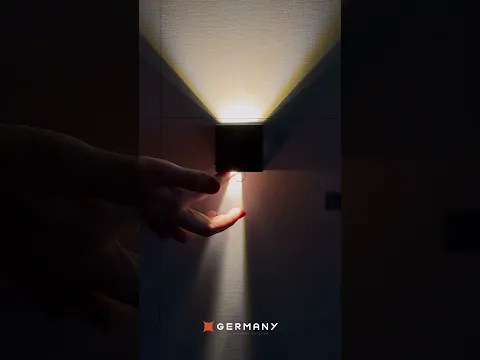 Arandela Externa Com LED Luz Amarela Policarbonato Facho Ajustável IP65 Branco Blumenau Iluminação