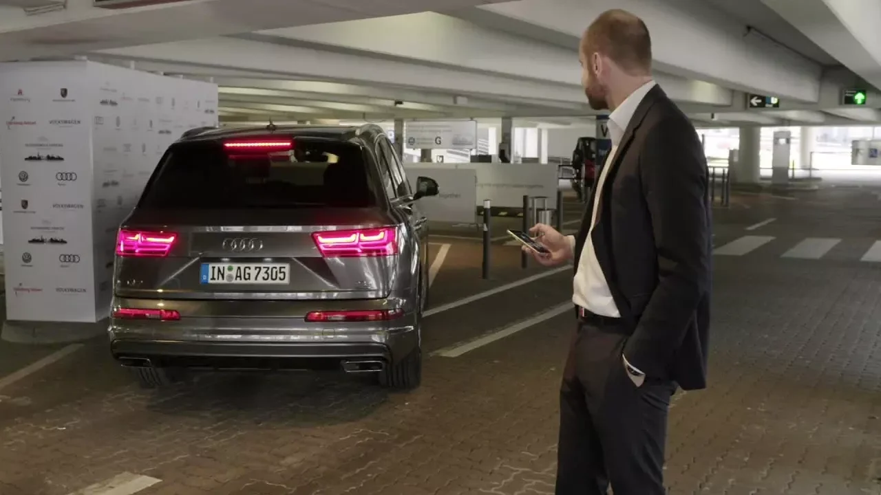 2018 Audi Q7 - Autonomous Parking