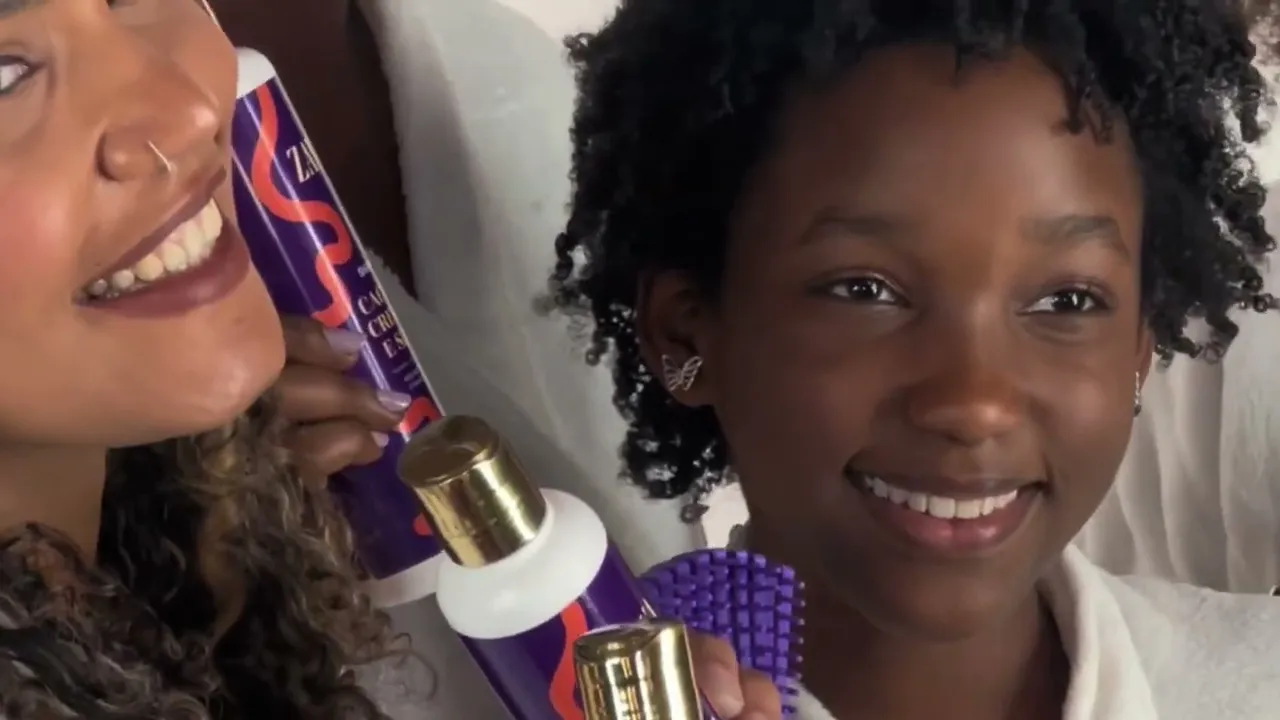 Vídeo de ZAVYA Cosméticos