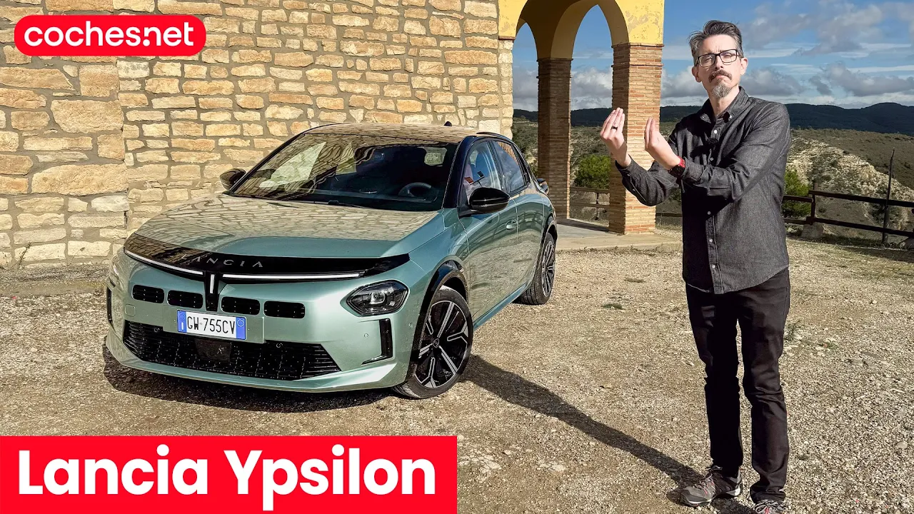 ¿Lujo? ¿Italiano? LANCIA YPSILON Ibrida | Prueba / Test / Review en español | Híbrido 48V