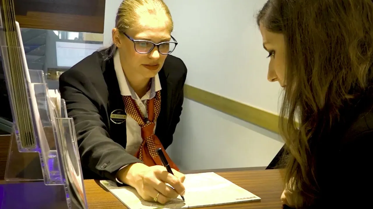 Hotel-Kommunikationsfachmann/-fachfrau EFZ – Clip