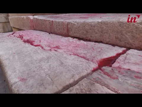 <span style="color:var(--accent)">Video:</span> Vandali in azione in centro storico: lanciata vernice rossa sulla basilica di San Paolino