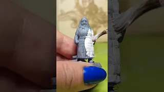 Giving the sweet old Granny a makeover ? Painting the cute miniature in Propuh