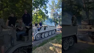 18-Ton Truck Towing a Tank! 💪 #tank #military #towing