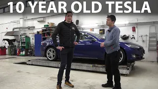Elbilmek checks the condition on 2016 Tesla Model S 85D