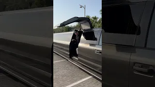 Imagine the parties you could throw in here 🥳 #limo #ford #cars