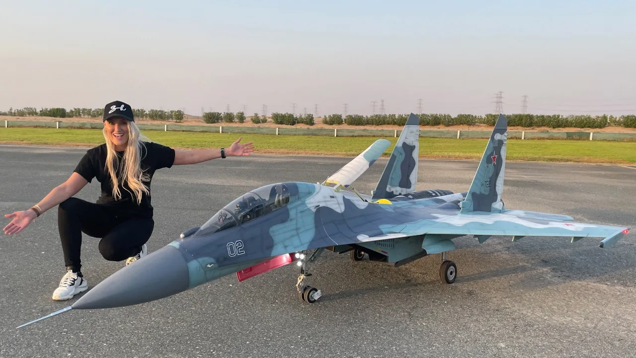 Miniature Jet Fighter Flies 500KM/H