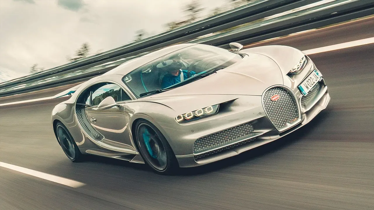 Doing 261mph in a Bugatti Chiron Sport | Top Gear
