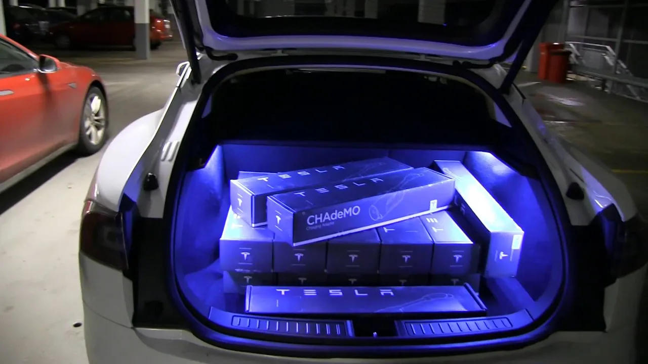 15 CHAdeMO adapters donated to Tesla Owners Club Norway