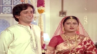 Shashi Kapoor cheats on Moushumi Chatterjee