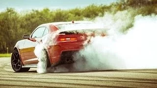 The Stig Vs Chevrolet Camaro Z/28 | Top Gear