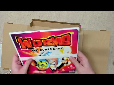 Unboxing - Worms The Board Game Collector's Edition