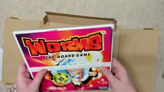 Unboxing - Worms The Board Game Collector's Edition