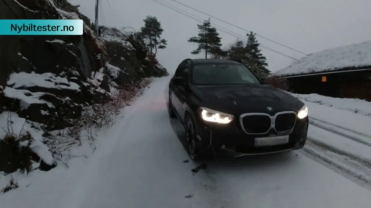 BMW iX3 i snøslaps