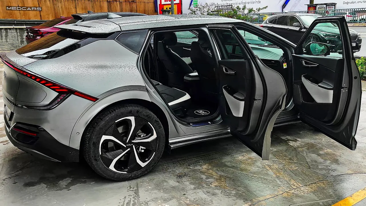 Kia EV6 (2022) - High-Tech Futuristic Car!