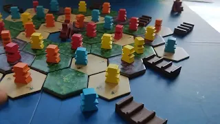 Survive The Island - how to play, przebieg gry (mlodygiercownik.pl)