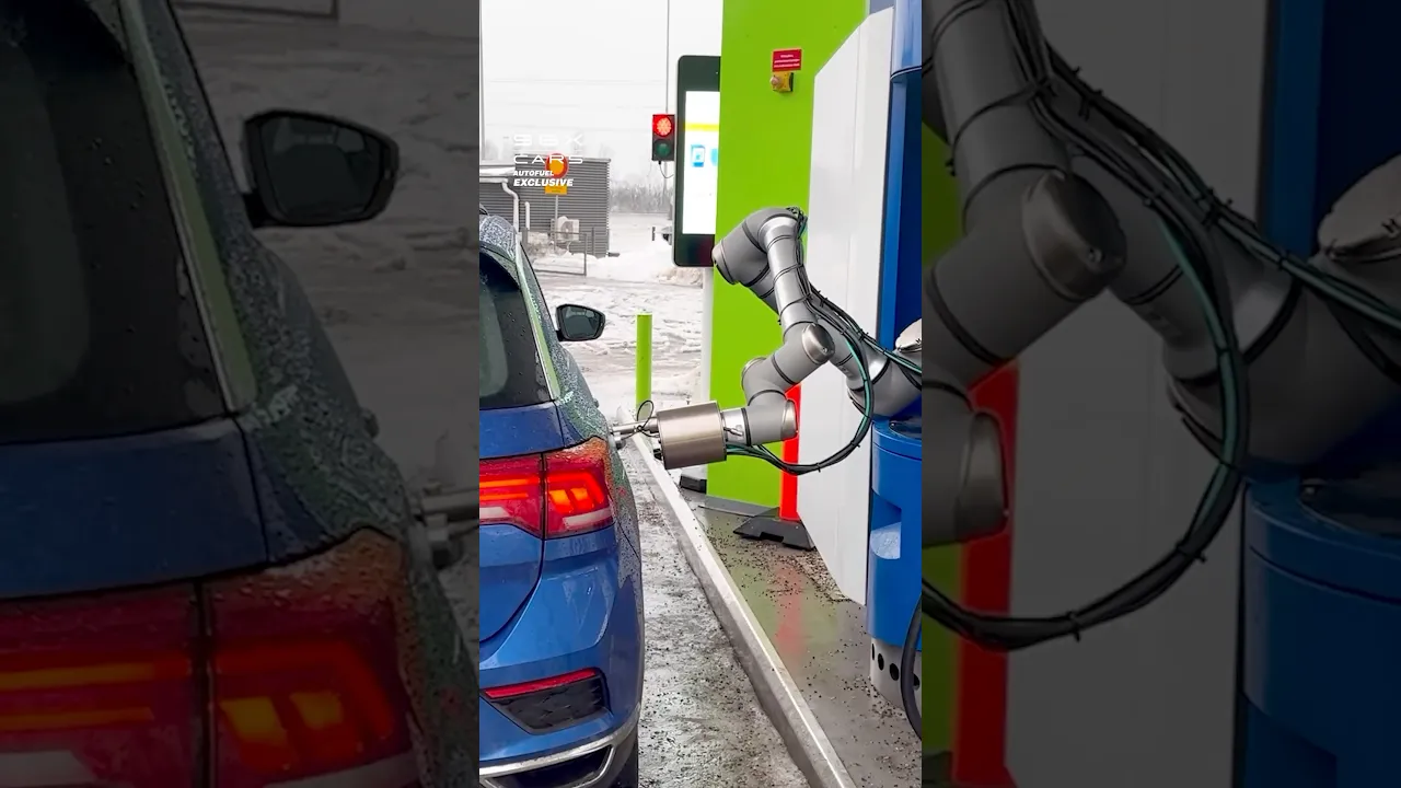 No need to leave your car to add gas anymore 🤯 #robot #cars #petrol