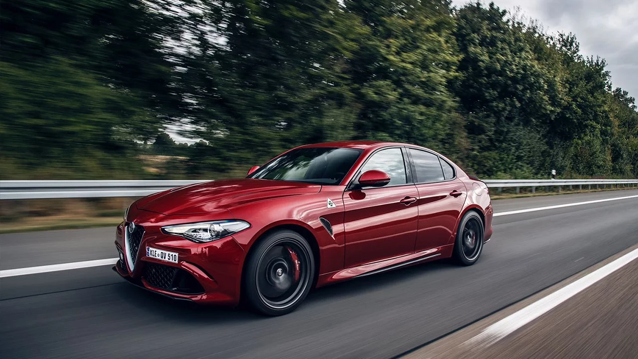 Alfa Romeo Giulia Quadrifoglio Review (English Subtitles)