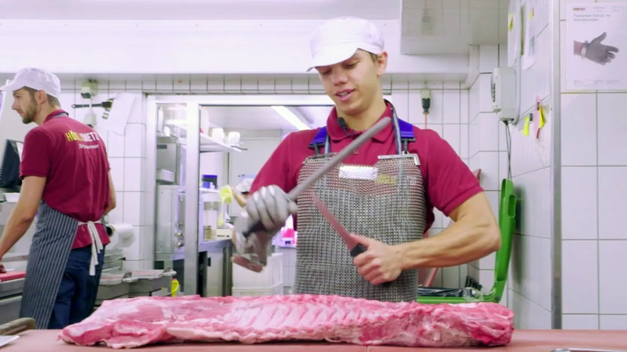 Fleischfachmann/-frau EFZ – Film mit Porträt eines Lernenden