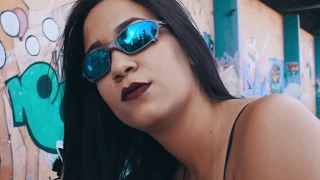 MC Guguzinho - Se Envolve Comigo (VIDEOCLIPE OFICIAL)