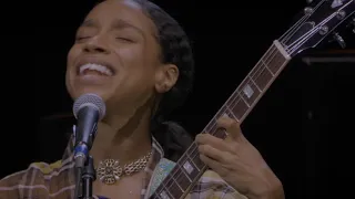 Lianne La Havas - I Say A Little Prayer [Eric Clapton’s Crossroads 2019] (Official Live Video)