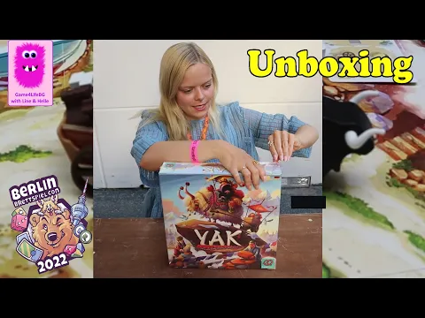 Unboxing at Berlin Con 2022 - Yak