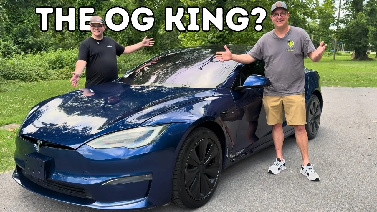 This EV King Still Rules in 2025! 2021 Tesla Model S First Drive and Review