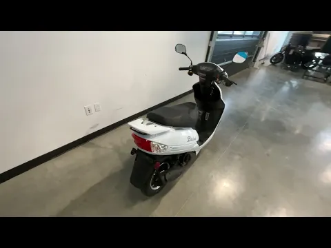 2023 Scootterre Bistro 426$ De Réduction, Offre Du Directeur Thumbnail alt