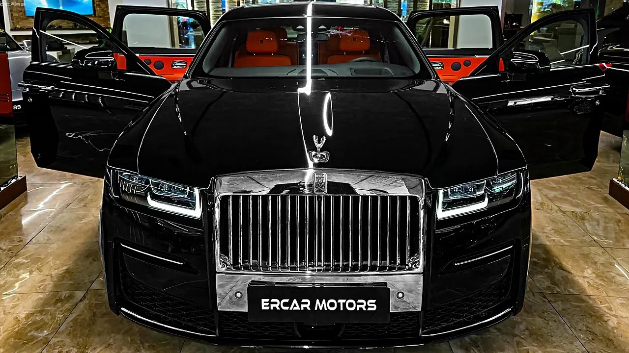 Rolls Royce Ghost (2023) - incredibly Luxurious Sedan!