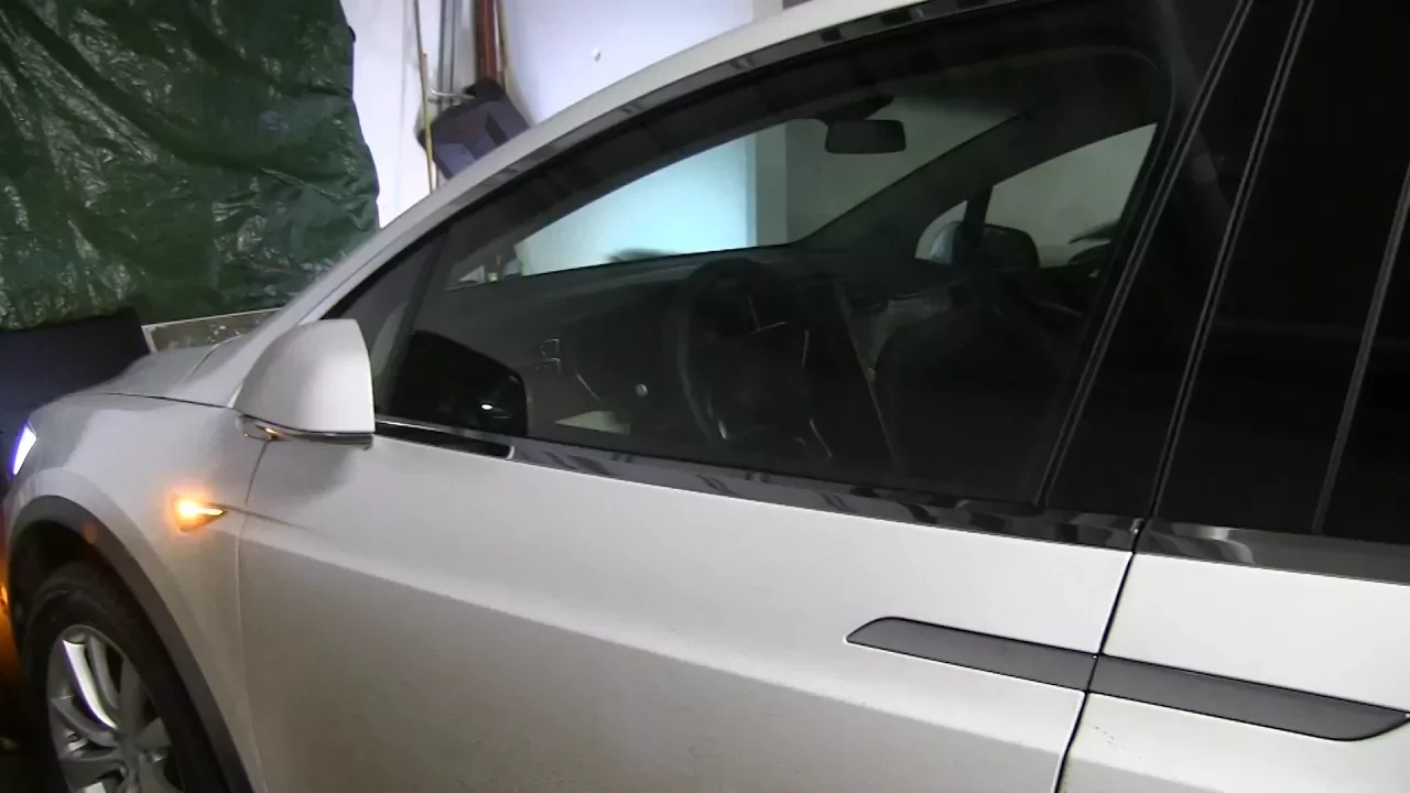 Keyless driving saved Tesla Model X from dying