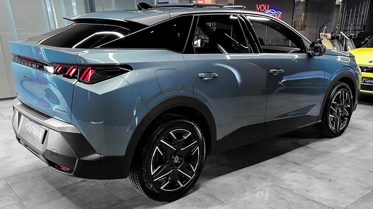 2025 Peugeot 3008 - Impressive High-Tech Family Car!