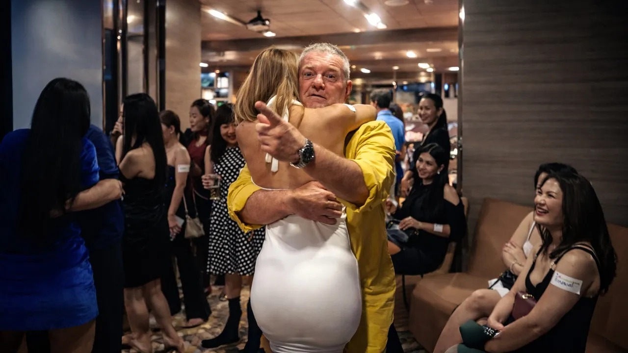 Why Men Choose Bangkok Speed Dating Over Apps