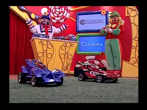 Merchandising Patati Patatá carros Futuristas Garagem SA - Candide Brinquedos